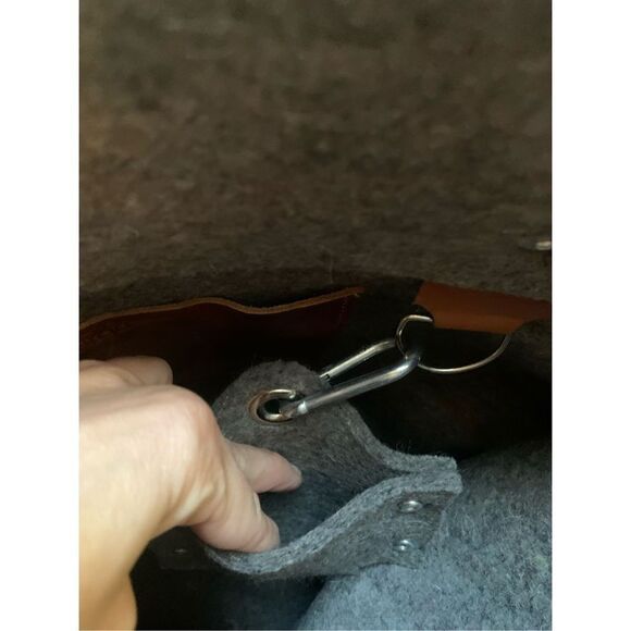 CARGA Felt T1 Tote Bag Gray Brown Leather Trim‎ Snap Closure Casual - Picture 12 of 16